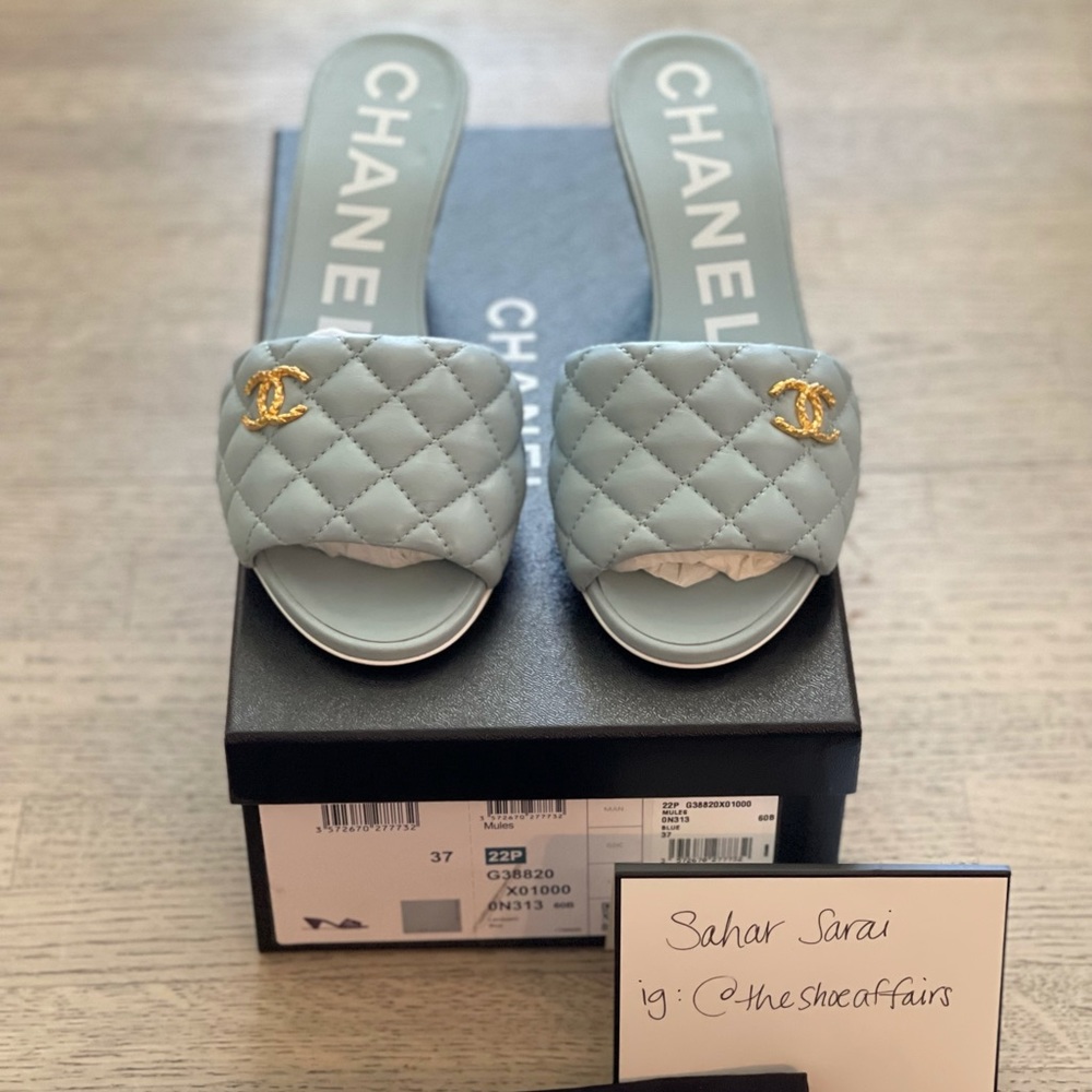 CHANEL SANDALS. BEAUTIFUL BLUE COLOR. FROM NEW SEASON 22P.